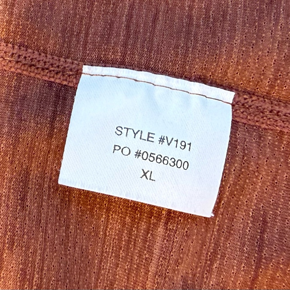 Vuori Zephyr Tee in Cedar Heather color XL - Picture 4 of 4